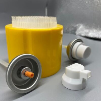 Válvula de limpeza de espuma com expansão de espuma consistente, construção resistente a produtos químicos e espuma antigolas para limpeza automotiva e industrial